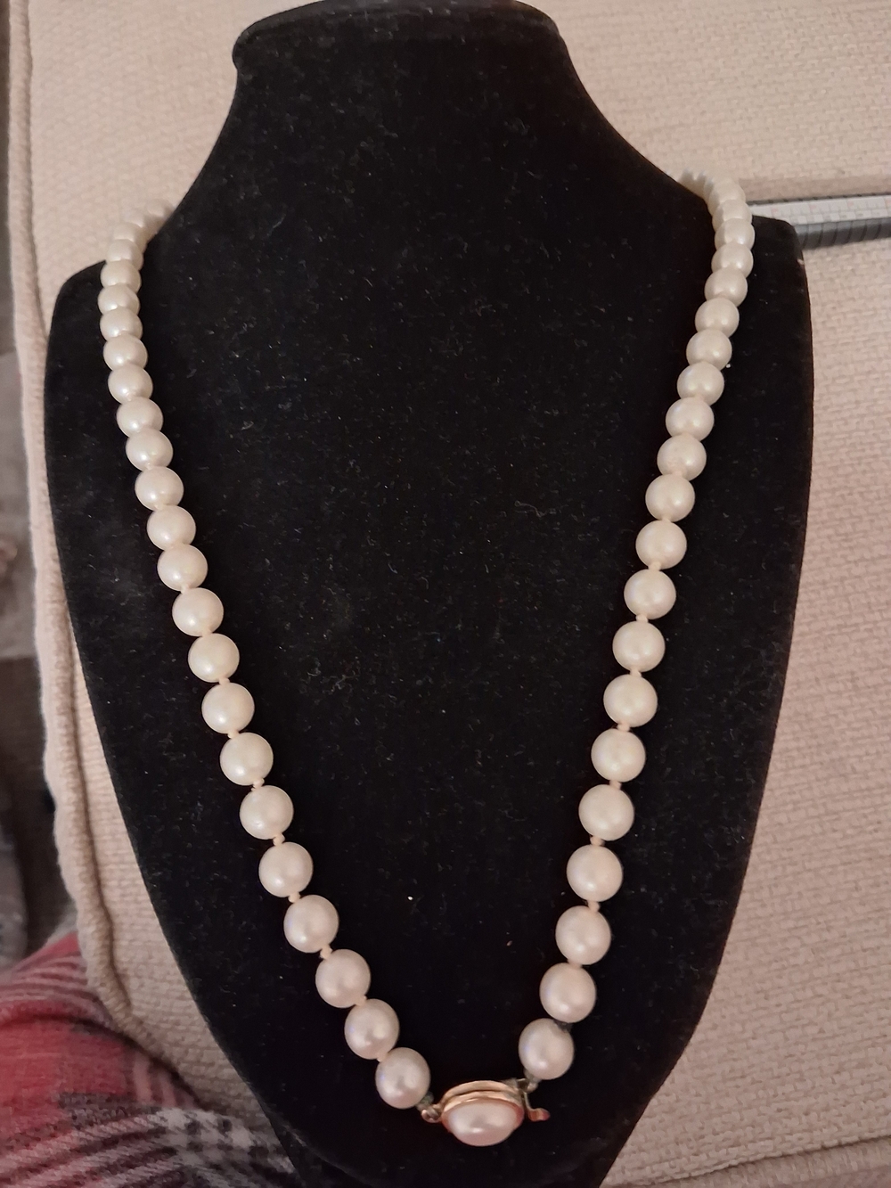Elegant White Pearl Strand Necklace with Pearlescent Clasp